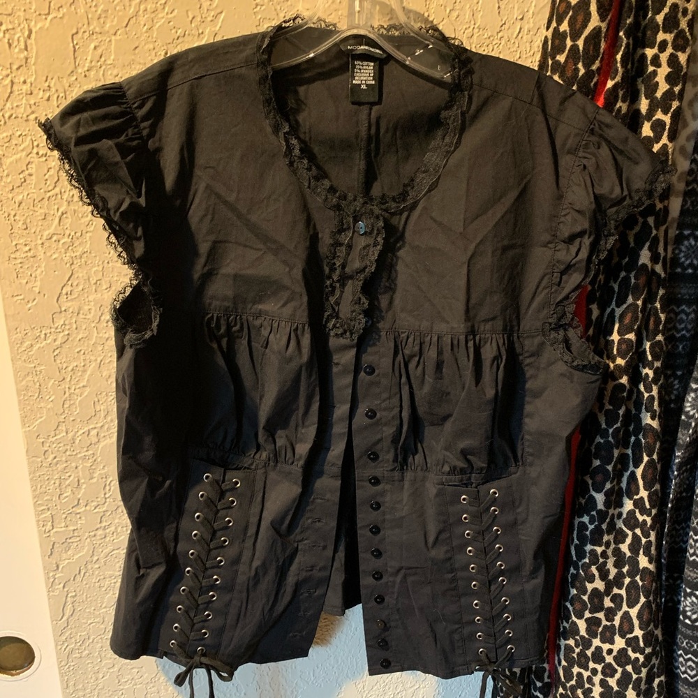 Moda International Vintage Grommet Detailed Top